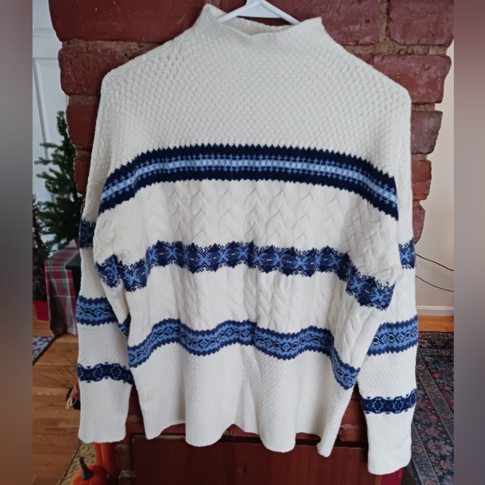 Vineyard Vines White and Blue Nordic Stripe Wool Blend Cable Pullover Size M